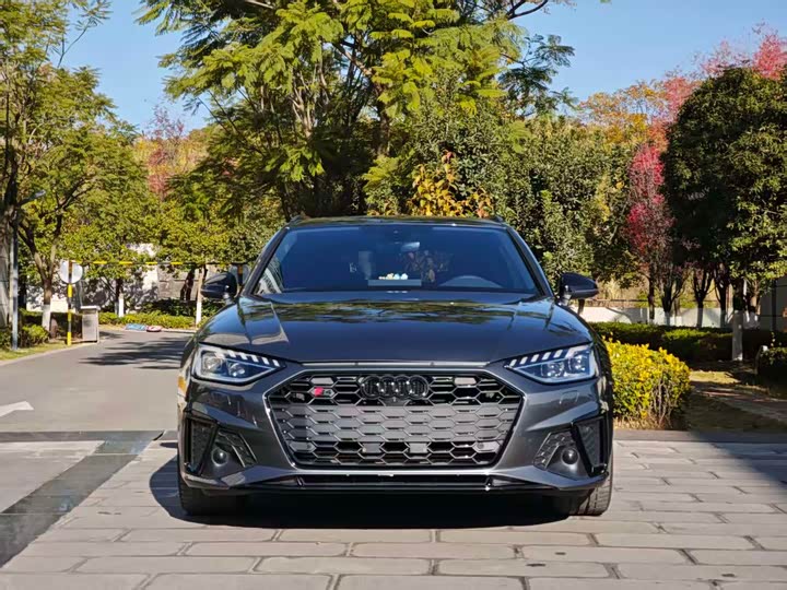 Фото 2 - Audi S4