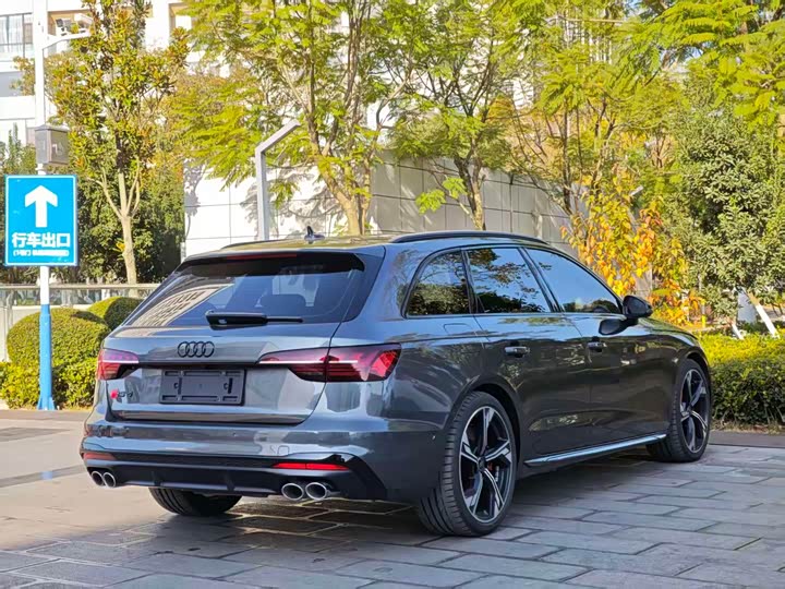 Фото 7 - Audi S4