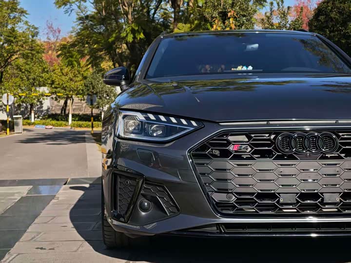 Фото 8 - Audi S4