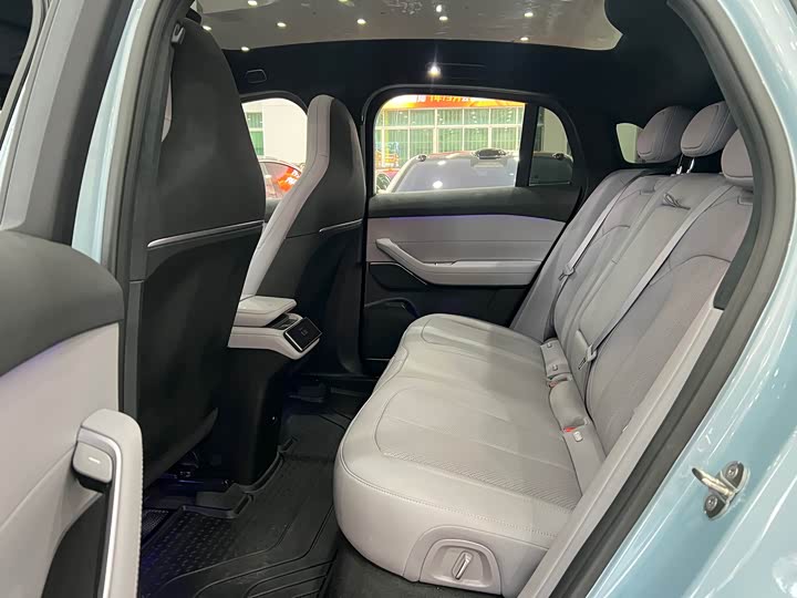 Фото 9 - Nio EC6