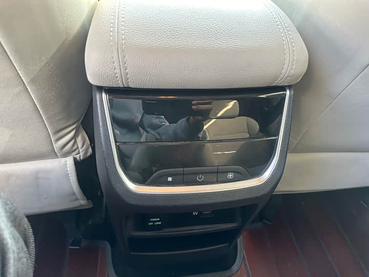 Фото 6 - Maxus G50