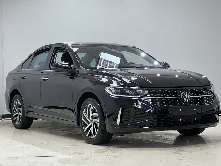 Фото 3 - Volkswagen Lavida