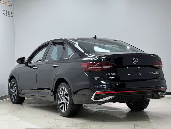 Фото 6 - Volkswagen Lavida