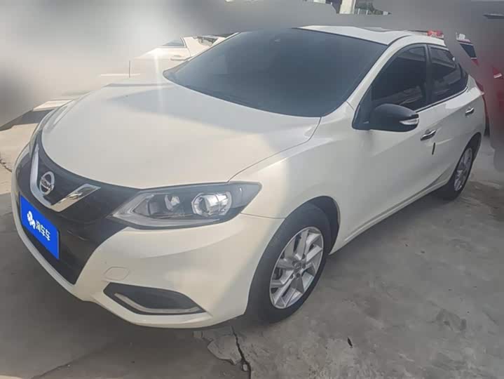 Фото 1 - Nissan Tiida