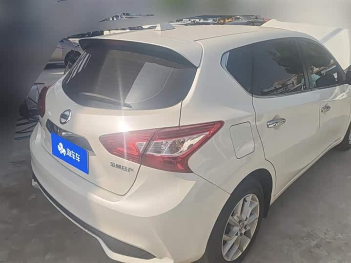 Фото 3 - Nissan Tiida