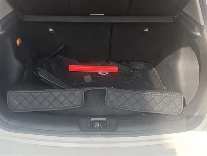 Фото 4 - Nissan Tiida