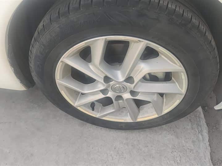 Фото 6 - Nissan Tiida