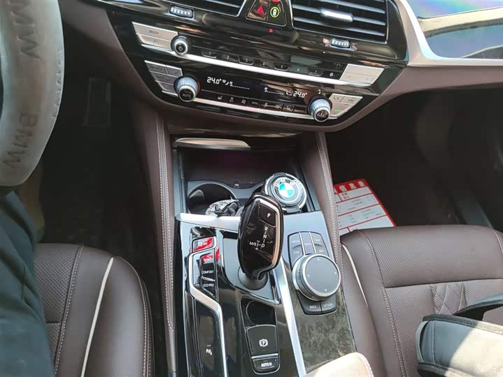 Фото 6 - BMW 5 Series