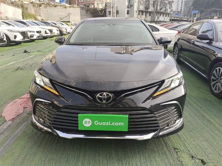 Фото 3 - Toyota Camry
