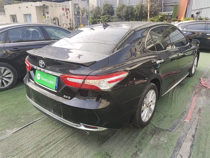 Фото 7 - Toyota Camry