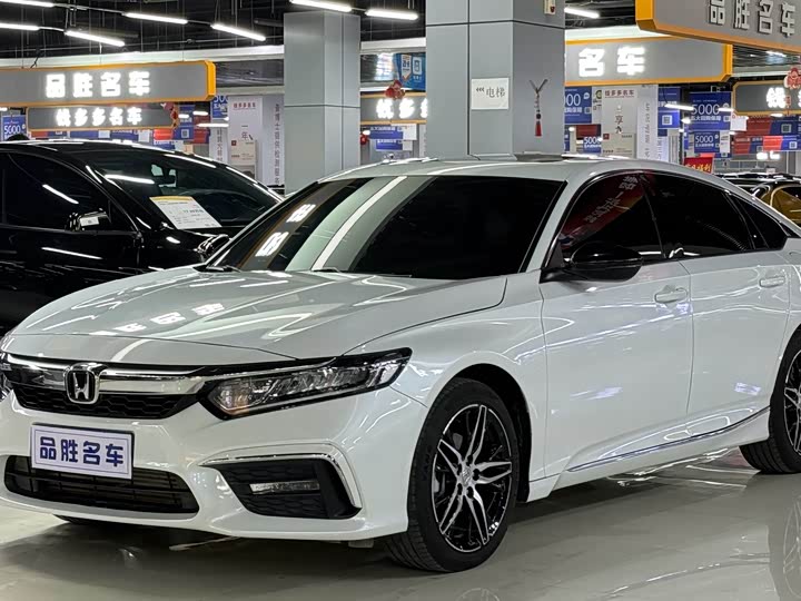 Фото 1 - Honda Inspire