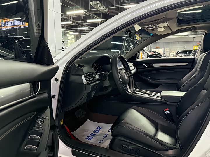 Фото 7 - Honda Inspire