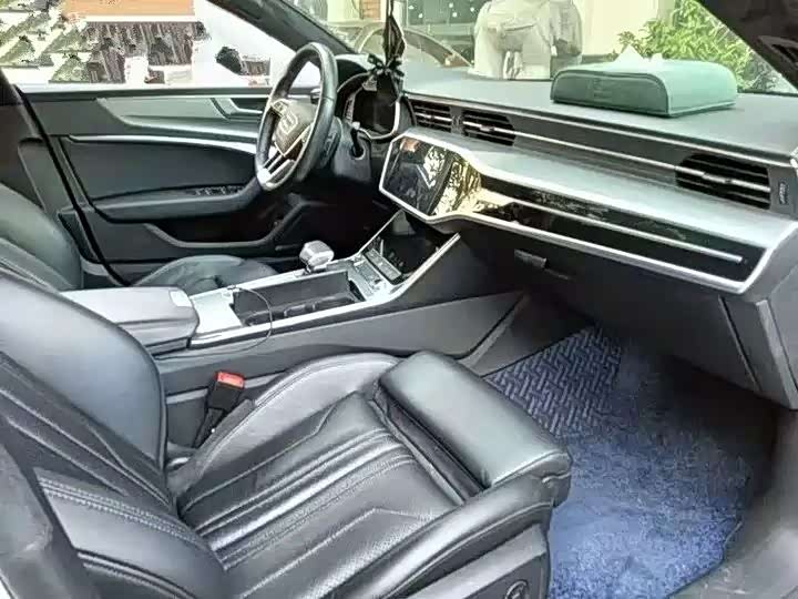 Фото 6 - Audi A7