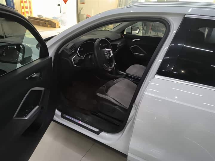 Фото 7 - Audi Q3