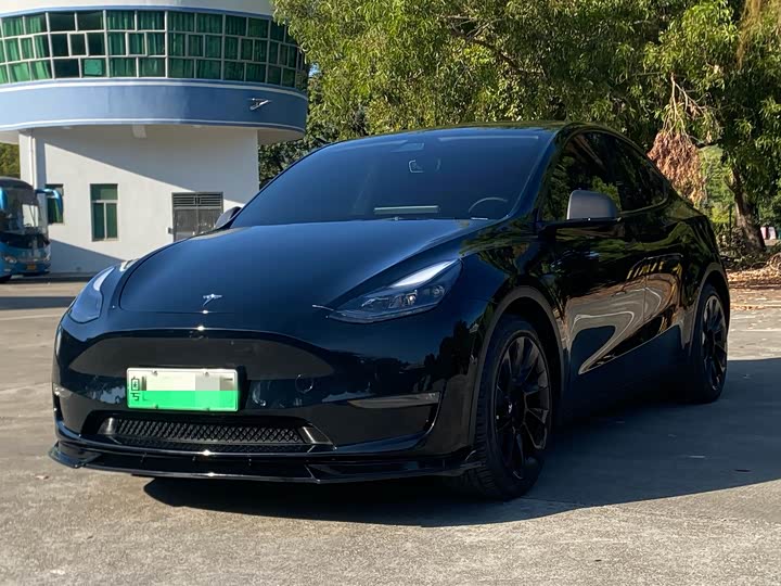 Фото 1 - Tesla Model Y