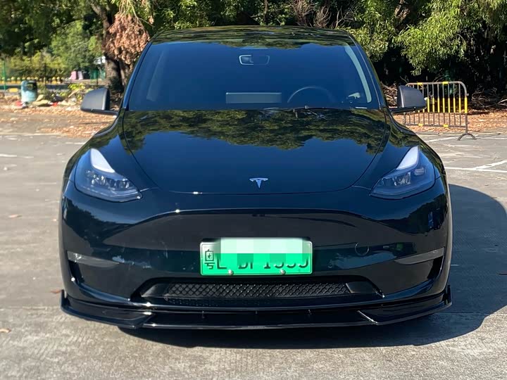 Фото 2 - Tesla Model Y