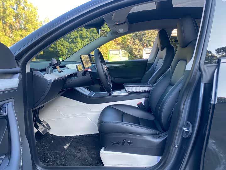 Фото 4 - Tesla Model Y