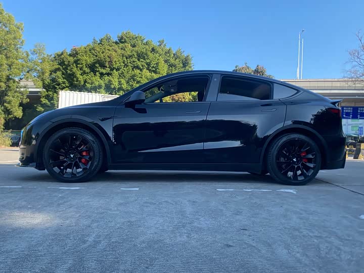 Фото 9 - Tesla Model Y