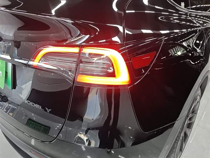 Фото 8 - Tesla Model Y