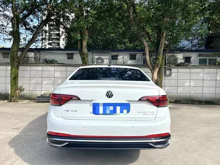 Фото 4 - Volkswagen Sagitar L