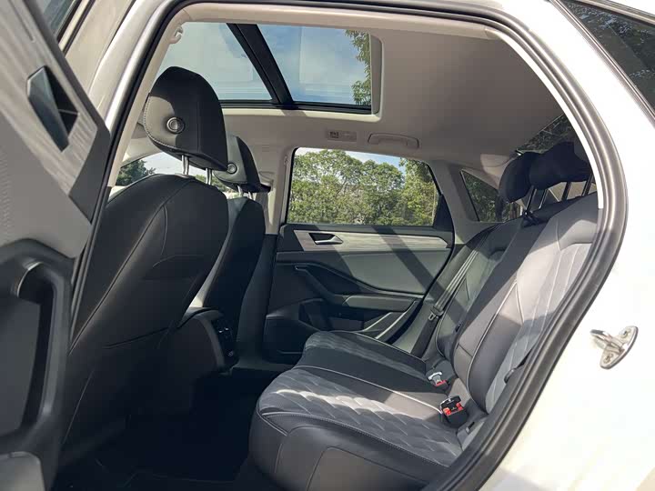 Фото 6 - Volkswagen Sagitar L