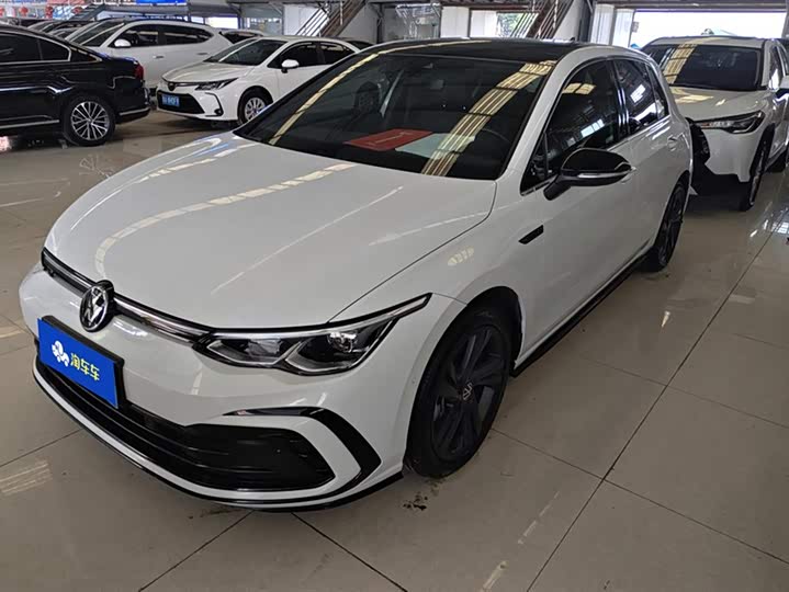 Фото 1 - Volkswagen Golf