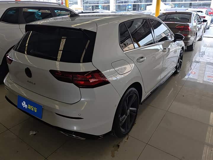 Фото 3 - Volkswagen Golf