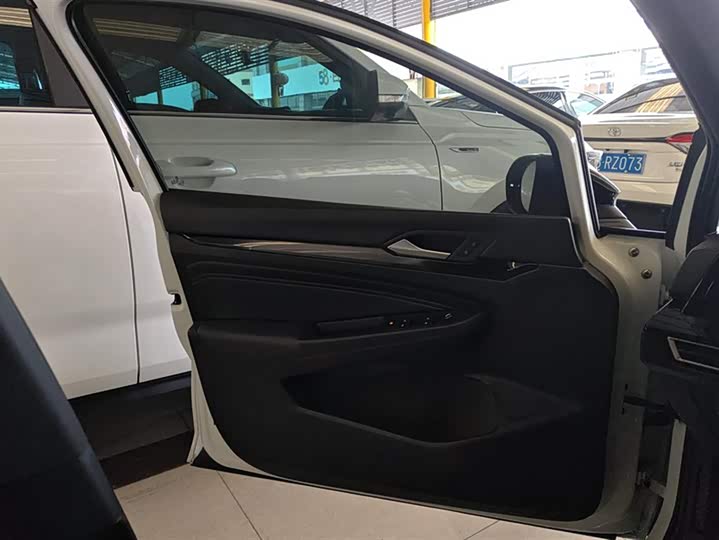 Фото 7 - Volkswagen Golf