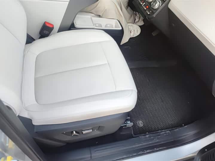 Фото 8 - Chery iCar V23