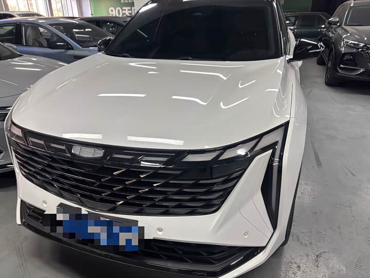 Фото 2 - Geely Atlas L