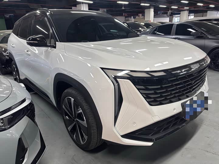 Фото 3 - Geely Atlas L