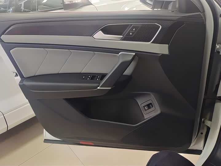 Фото 7 - Volkswagen Tayron