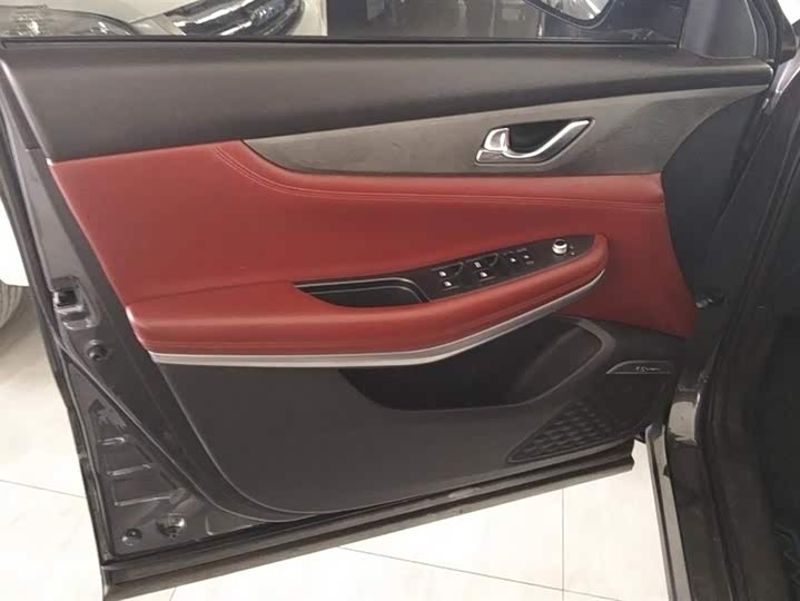 Фото 7 - Changan CS75