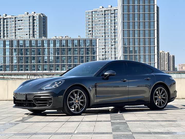 Фото 1 - Porsche Panamera