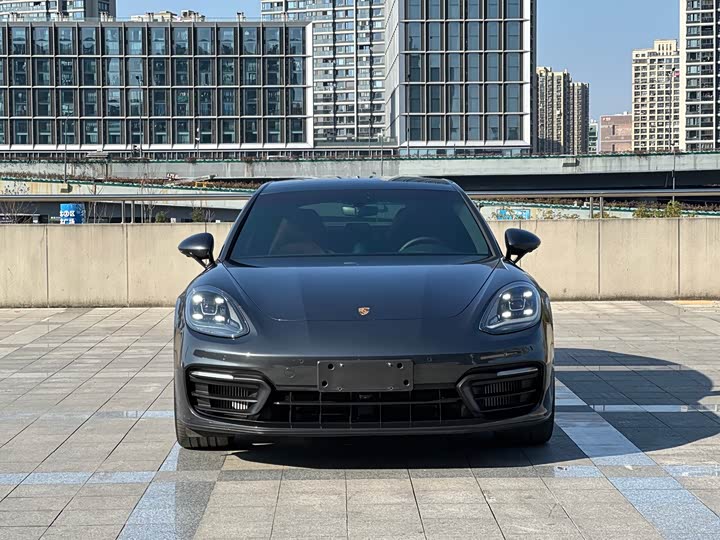 Фото 2 - Porsche Panamera