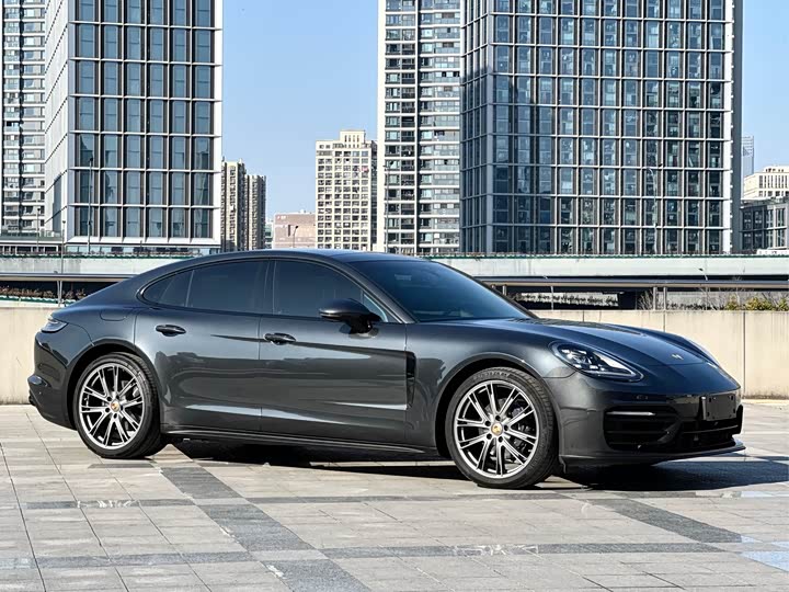 Фото 3 - Porsche Panamera