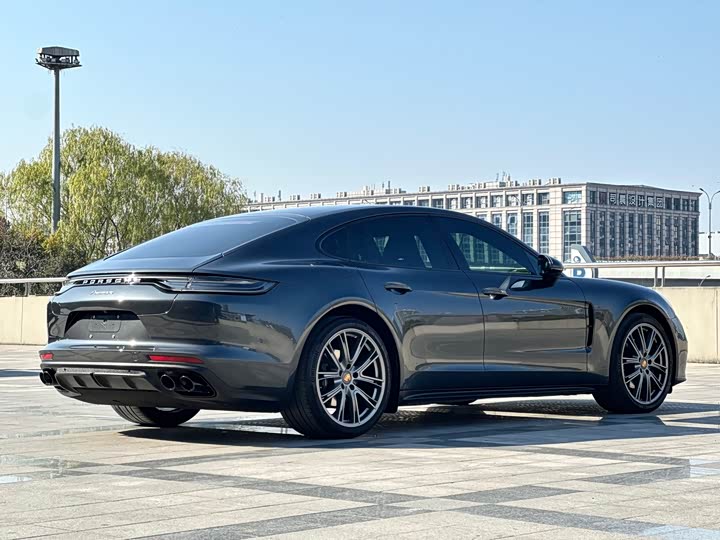 Фото 5 - Porsche Panamera