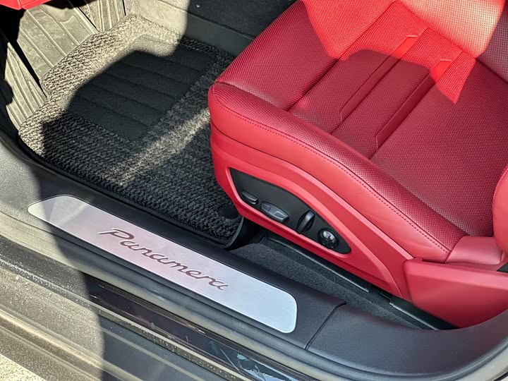 Фото 8 - Porsche Panamera