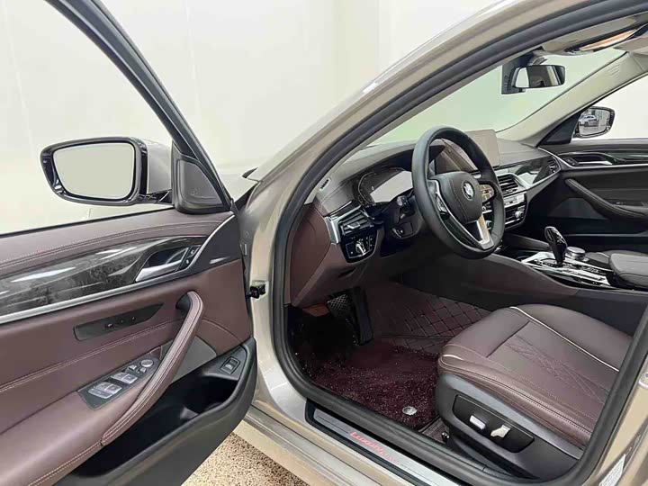 Фото 6 - BMW 5 Series