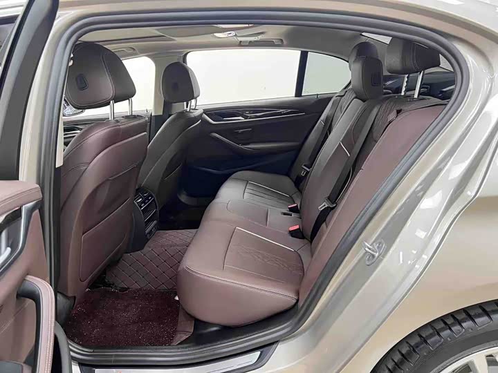 Фото 9 - BMW 5 Series