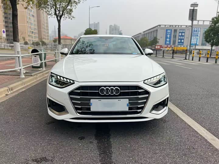 Фото 2 - Audi A4L