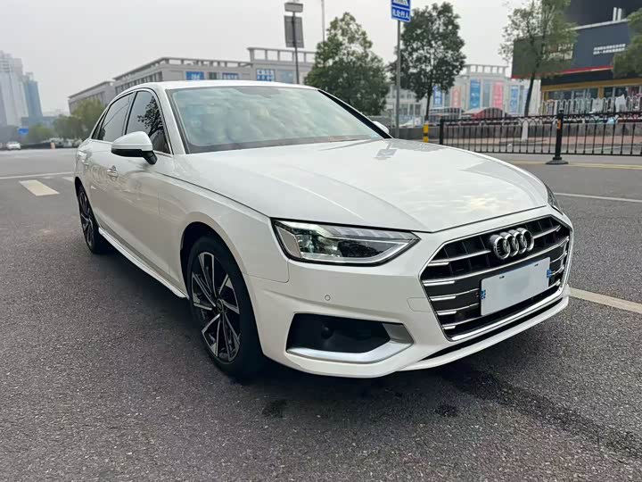 Фото 3 - Audi A4L