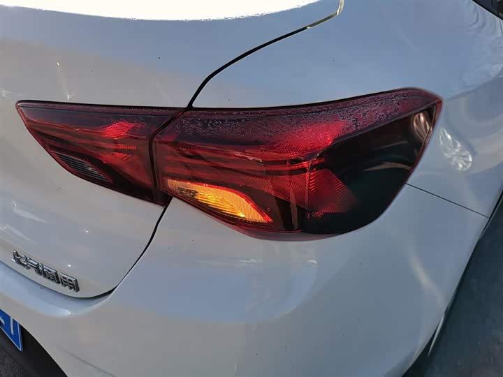 Фото 8 - Chevrolet Onix (Cavalier)