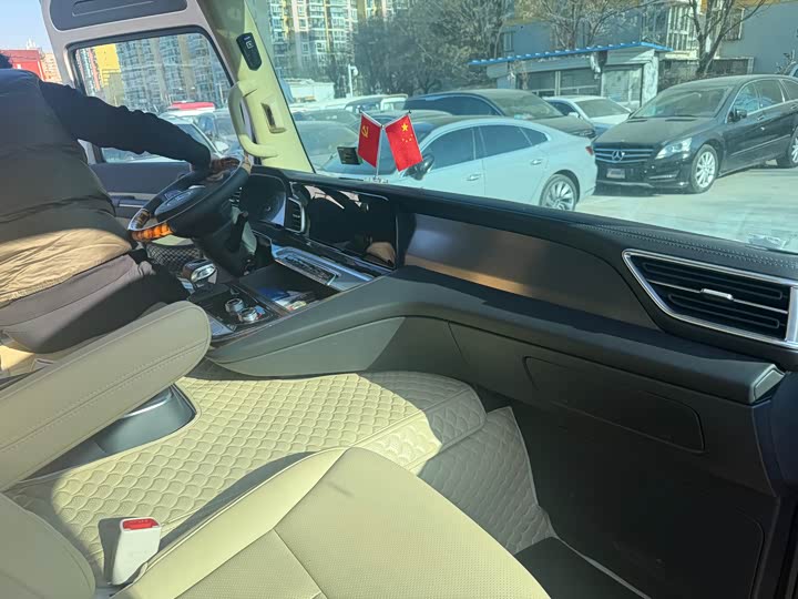 Фото 6 - Hongqi Guoyue