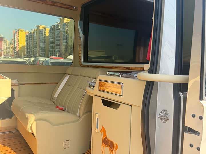 Фото 7 - Hongqi Guoyue