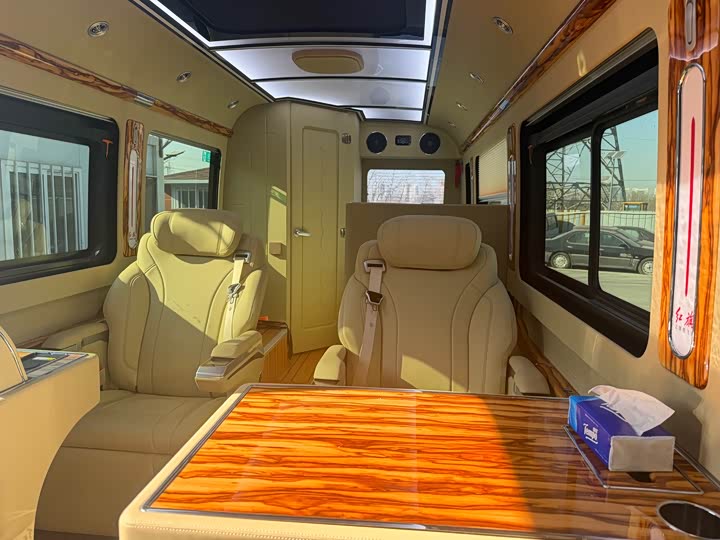 Фото 8 - Hongqi Guoyue