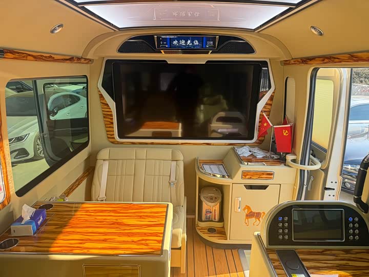 Фото 9 - Hongqi Guoyue