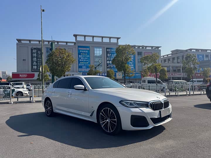 Фото 3 - BMW 5 Series