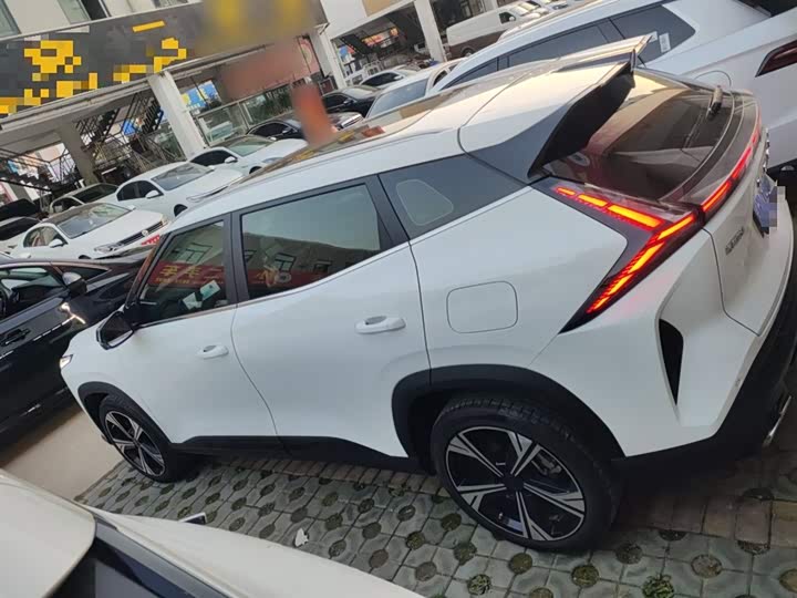 Фото 5 - Geely Atlas