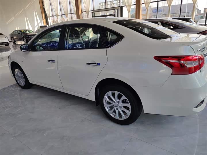 Фото 4 - Nissan Sylphy